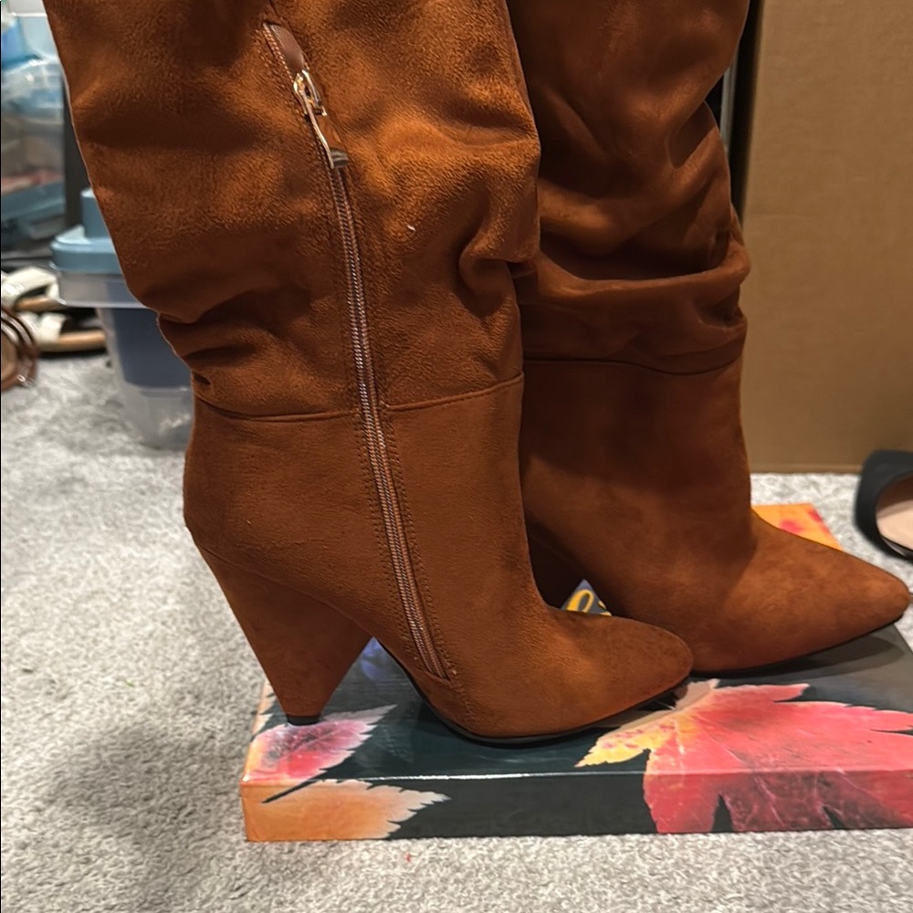 Slouchy Women's Brown Knee-High Boots - Picture 4 of 8